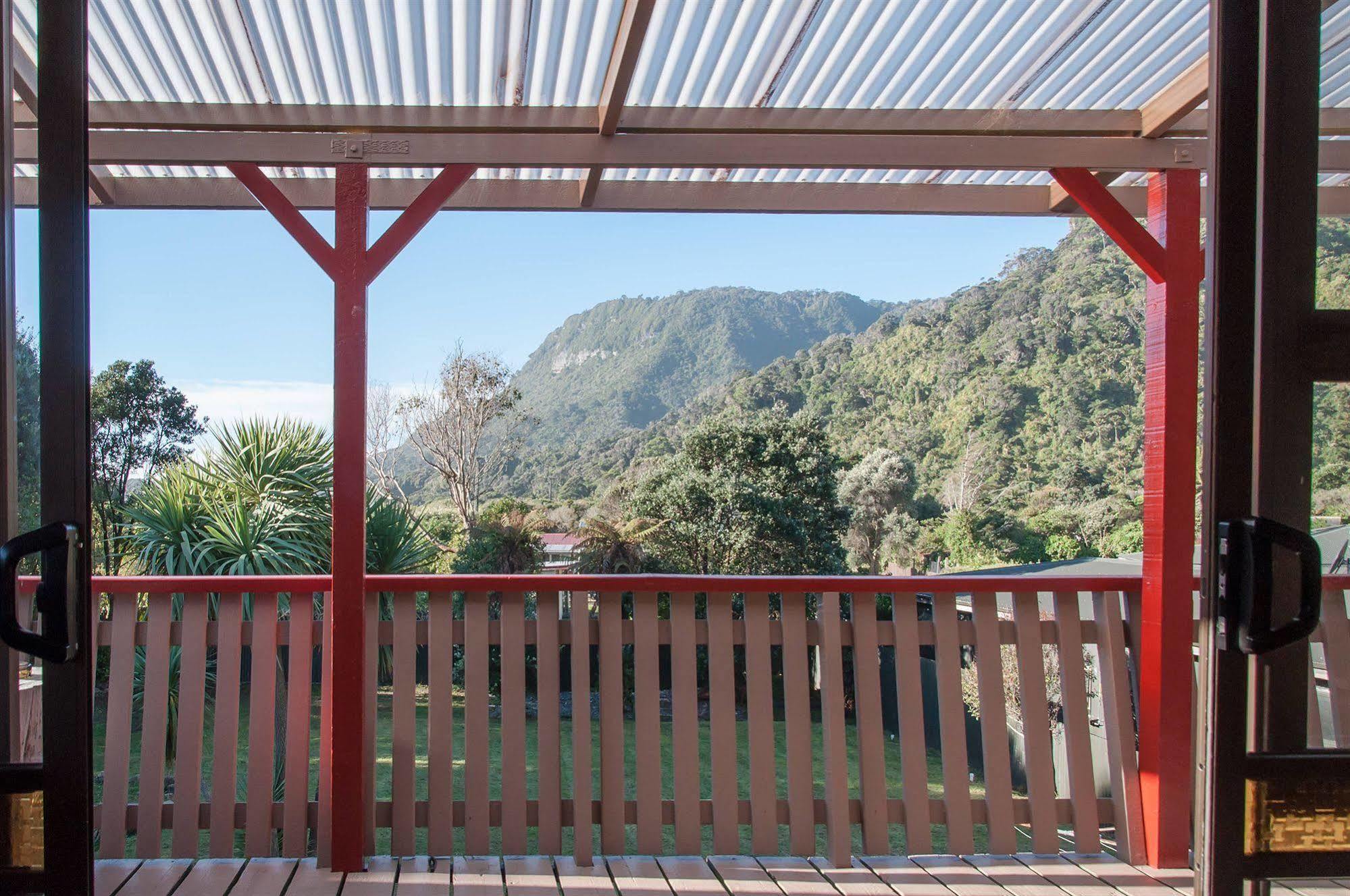 Te Hui House Albergue Punakaiki Exterior foto